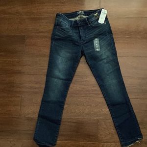 Abercrombie & Fitch Mid Rise Super Skinny Ankle NWT